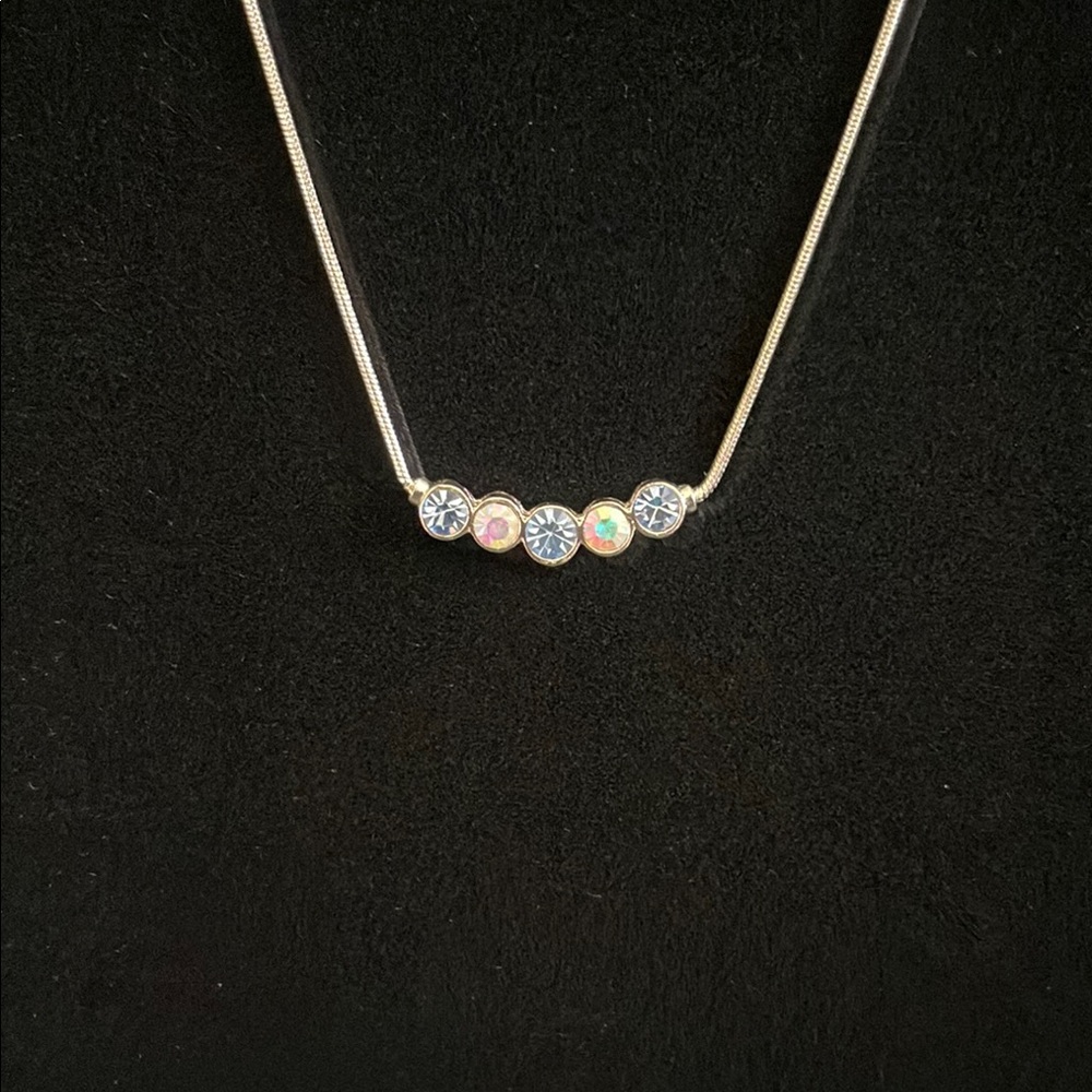 3/$25 🍀Lia Sophia NWOT Elegant Silver Necklace with Multicolor Stones